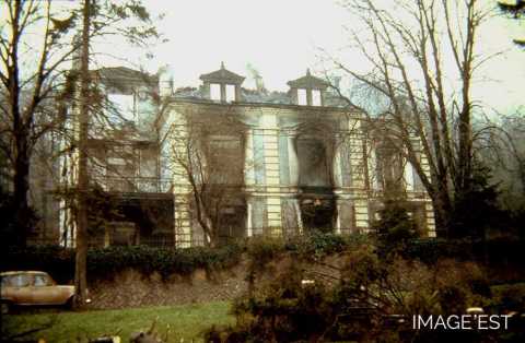 Château de la direction de la Providence incendié (Réhon)